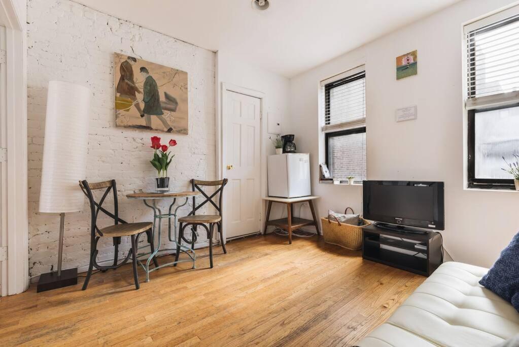 East Village Townhouse Нью-Йорк Екстер'єр фото