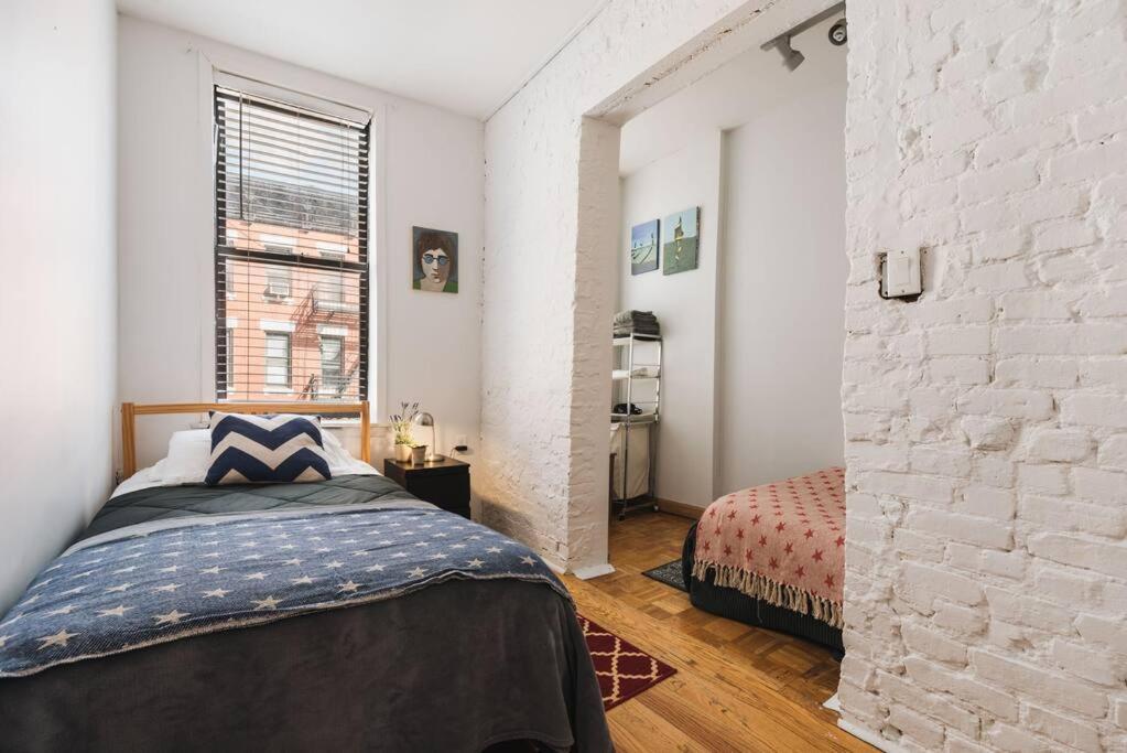 East Village Townhouse Нью-Йорк Екстер'єр фото
