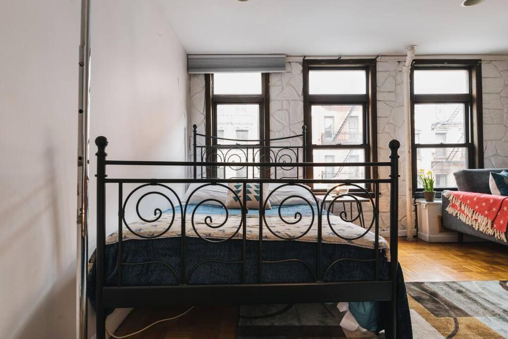 East Village Townhouse Нью-Йорк Екстер'єр фото